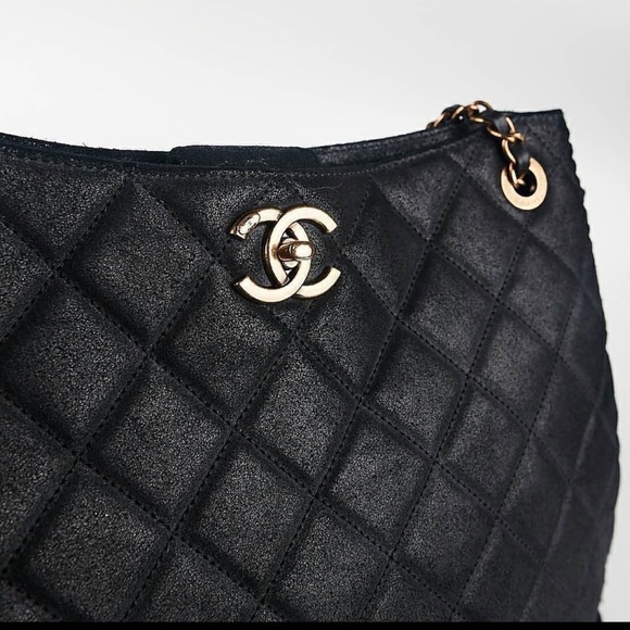Chanel Hobo Bag - sold elswhere - Picture 2 of 10